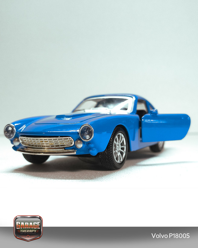 ماکت 1:43 خودروی کلاسیک Volvo 1800S مدل 1969