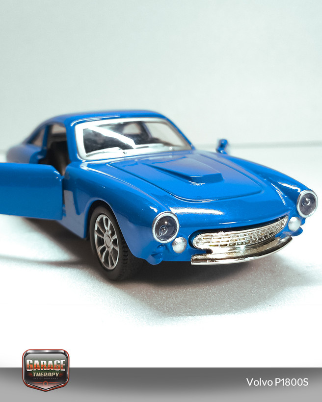ماکت 1:43 خودروی کلاسیک Volvo 1800S مدل 1969